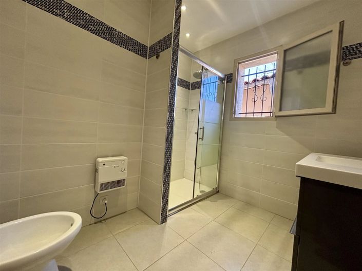 Image No.11-3 Bed House for sale