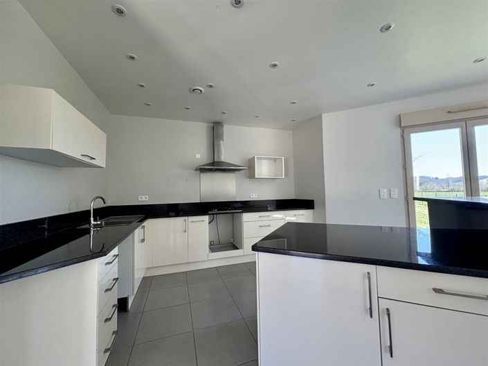 Image No.7-3 Bed House for sale