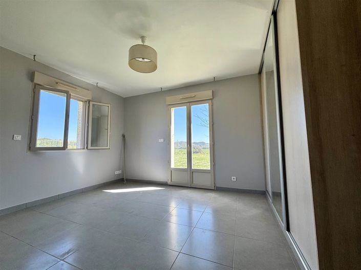 Image No.8-3 Bed House for sale