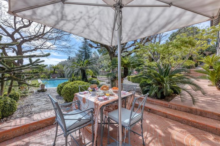 Image No.15-4 Bed House for sale