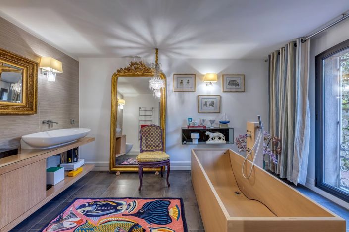 Image No.24-4 Bed House for sale