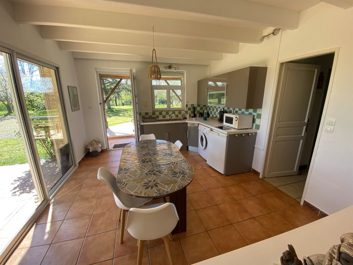 Image No.18-6 Bed House for sale