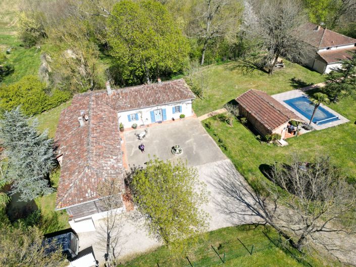 Image No.2-6 Bed House for sale