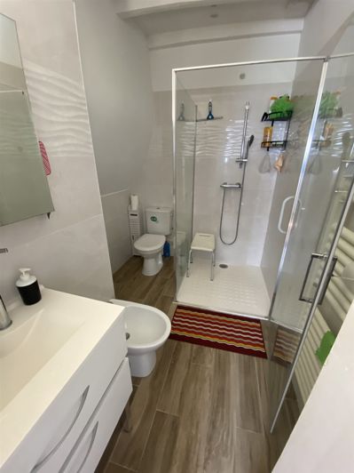 Image No.6-6 Bed House for sale