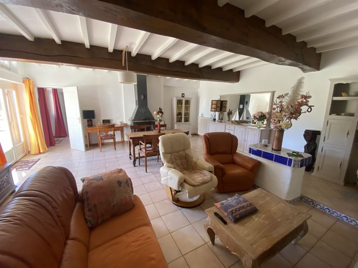 Image No.9-6 Bed House for sale