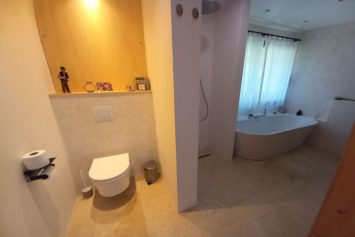 Image No.12-4 Bed House for sale