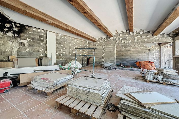 Image No.5-2 Bed House for sale