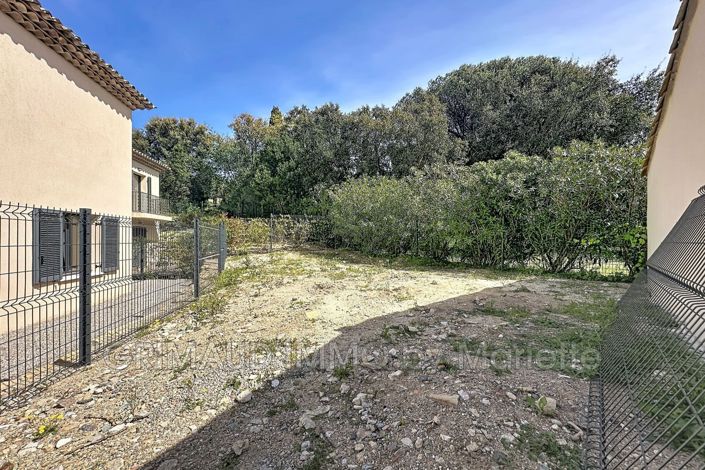 Image No.8-2 Bed House for sale