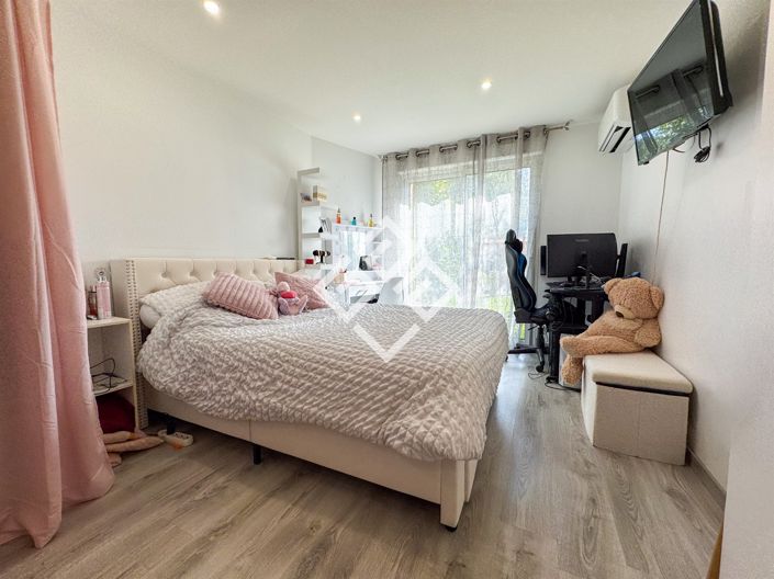 Image No.7-3 Bed House for sale