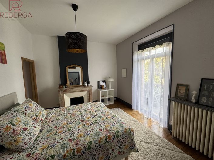 Image No.10-8 Bed House for sale