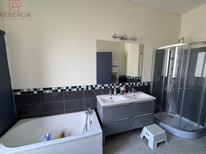 Image No.20-8 Bed House for sale