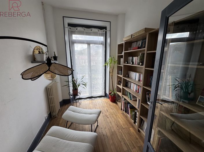 Image No.21-8 Bed House for sale