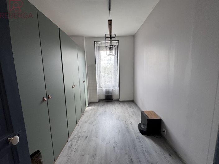 Image No.23-8 Bed House for sale