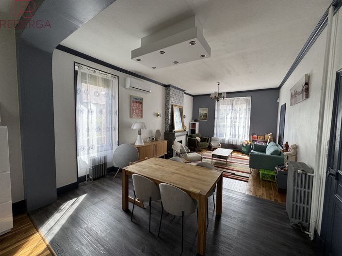 Image No.4-8 Bed House for sale