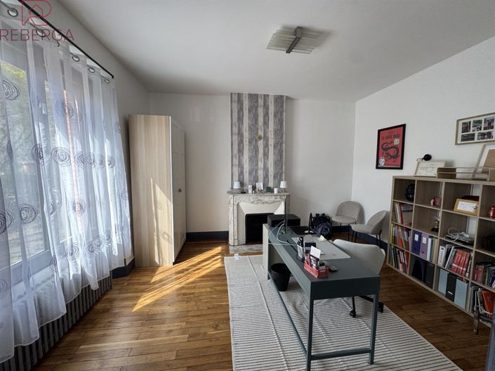 Image No.9-8 Bed House for sale