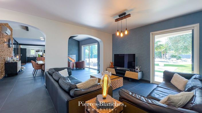 Image No.5-5 Bed House for sale