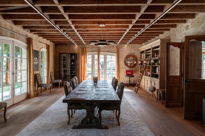 Image No.11-6 Bed Property for sale