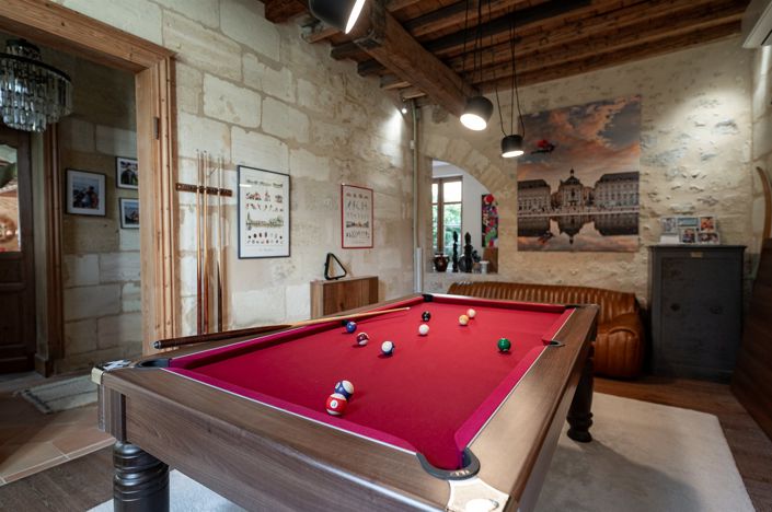 Image No.12-6 Bed Property for sale