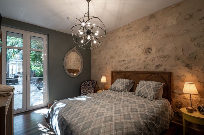 Image No.14-6 Bed Property for sale