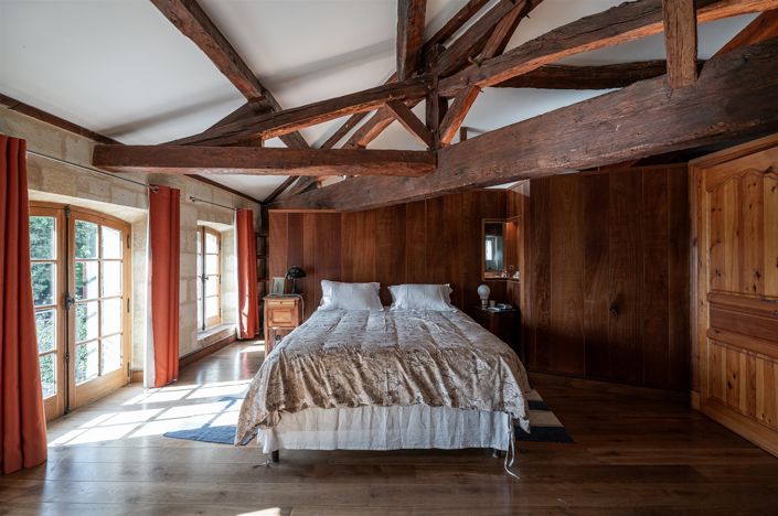 Image No.16-6 Bed Property for sale