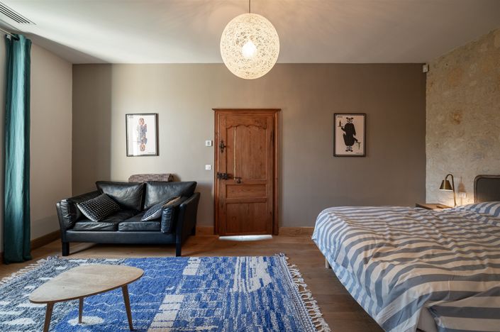 Image No.19-6 Bed Property for sale