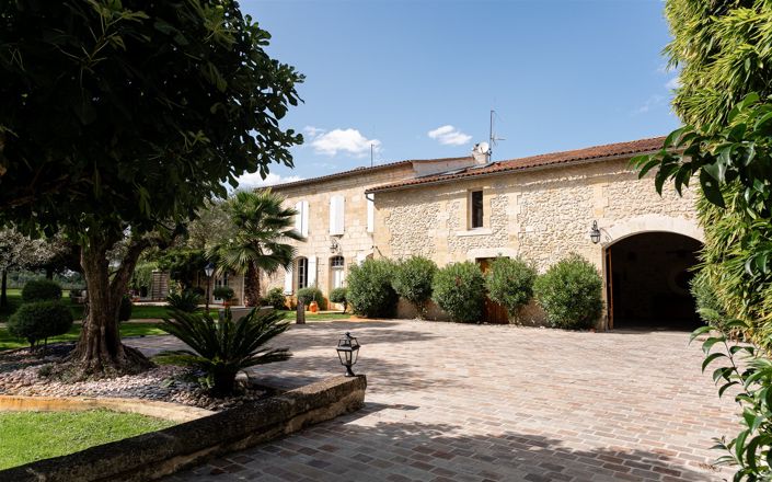 Image No.2-Propriété de 6 chambres à vendre à Camblanes-et-Meynac