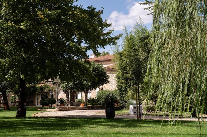 Image No.22-6 Bed Property for sale