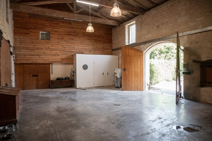 Image No.23-6 Bed Property for sale