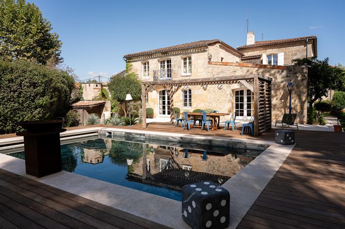 Image No.6-6 Bed Property for sale