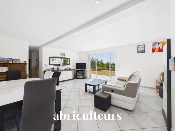 Image No.8-4 Bed House for sale