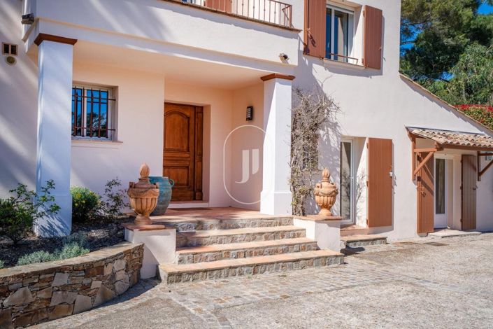 Image No.15-5 Bed House for sale