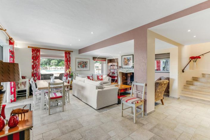 Image No.3-5 Bed House for sale