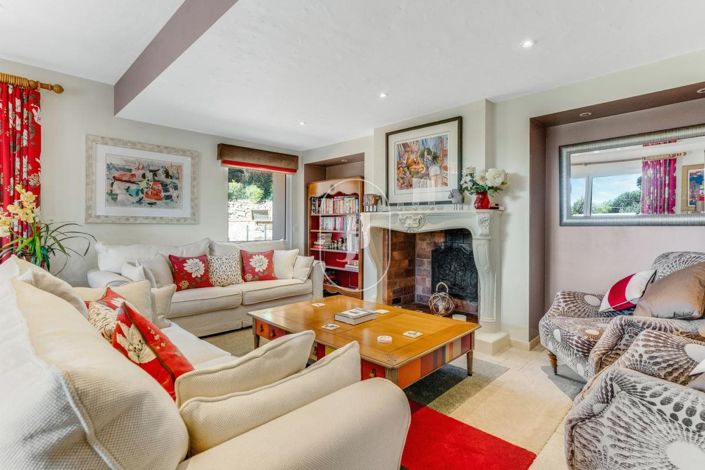 Image No.4-5 Bed House for sale