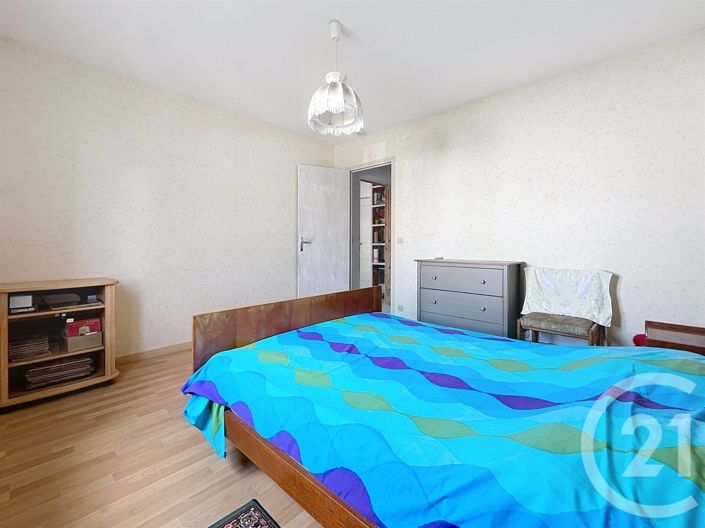 Image No.19-4 Bed House for sale