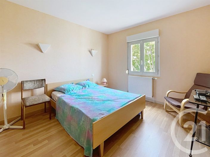 Image No.20-4 Bed House for sale