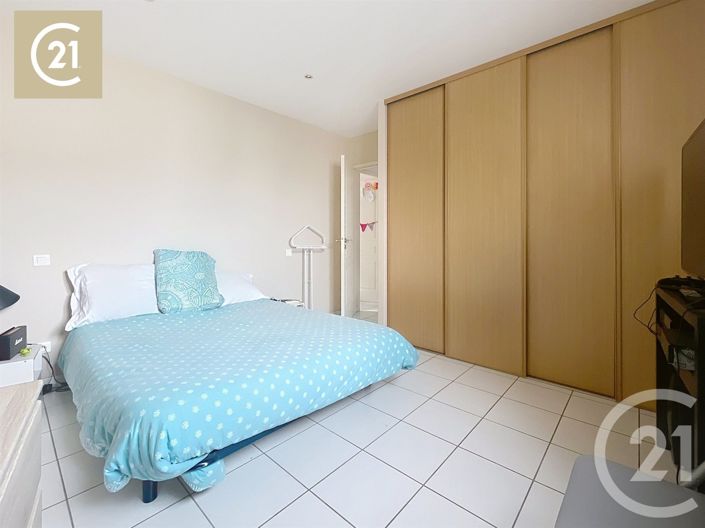 Image No.8-3 Bed House for sale