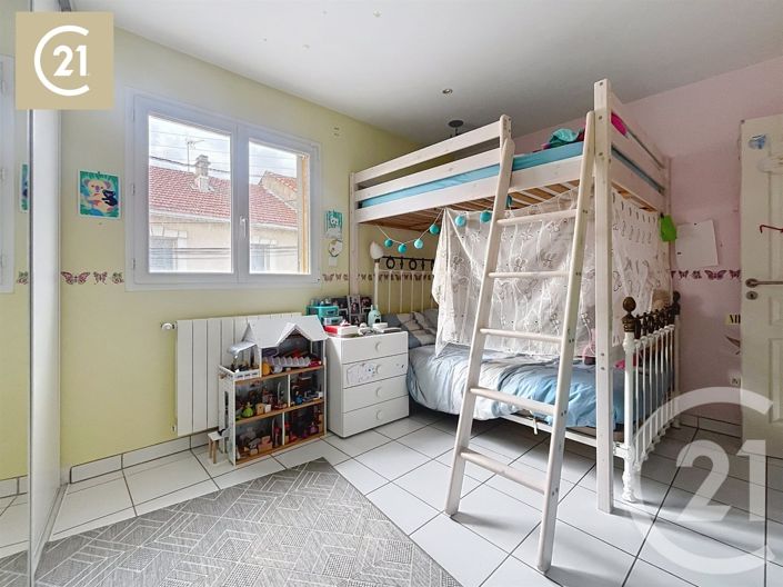 Image No.9-3 Bed House for sale