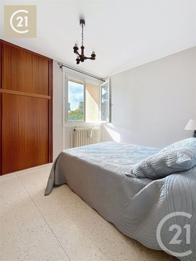 Image No.13-3 Bed House for sale