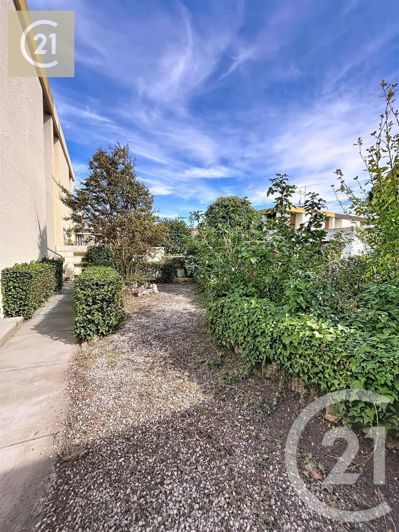 Image No.17-3 Bed House for sale