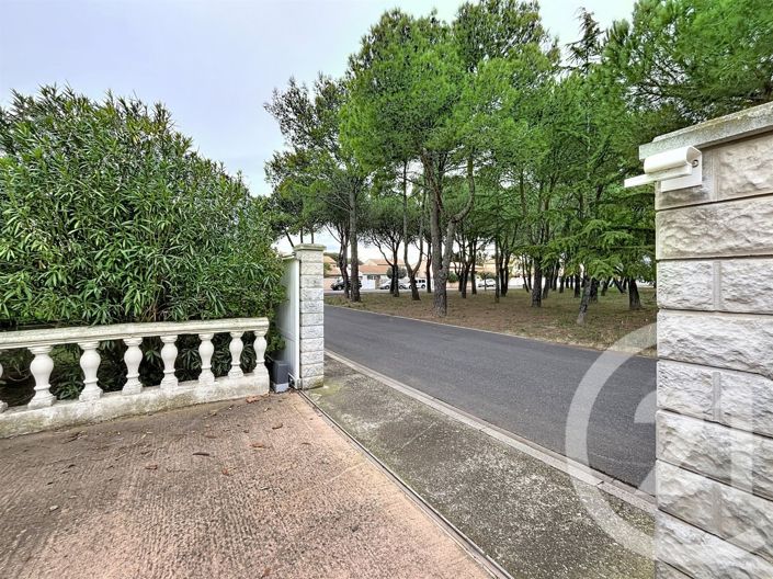 Image No.20-4 Bed House for sale