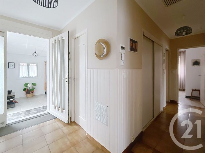 Image No.9-4 Bed House for sale
