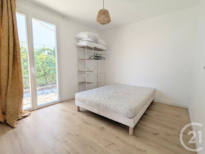 Image No.8-2 Bed House for sale