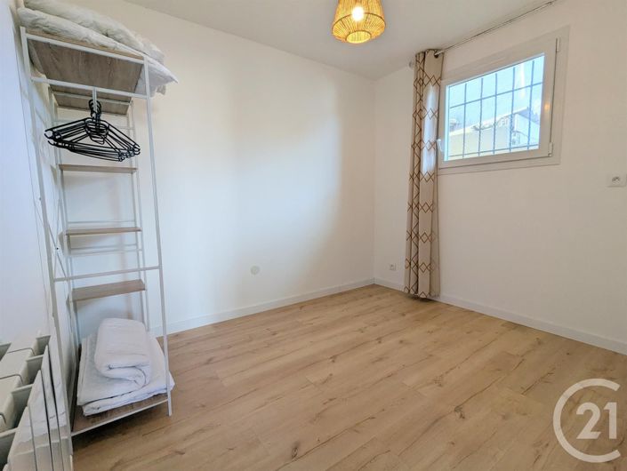 Image No.9-2 Bed House for sale