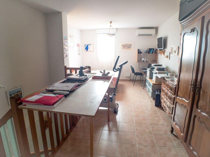 Image No.12-3 Bed House for sale