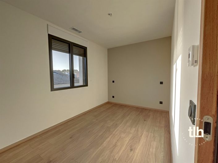 Image No.2-Propriété de 5 chambres à vendre à Candillargues