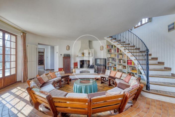 Image No.4-5 Bed House for sale