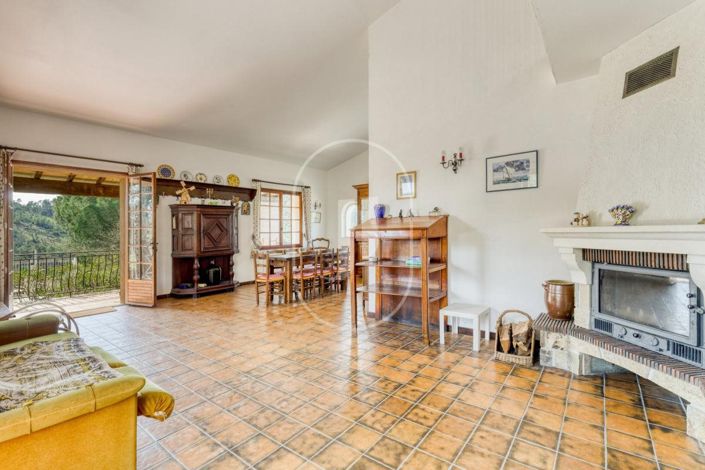 Image No.5-5 Bed House for sale