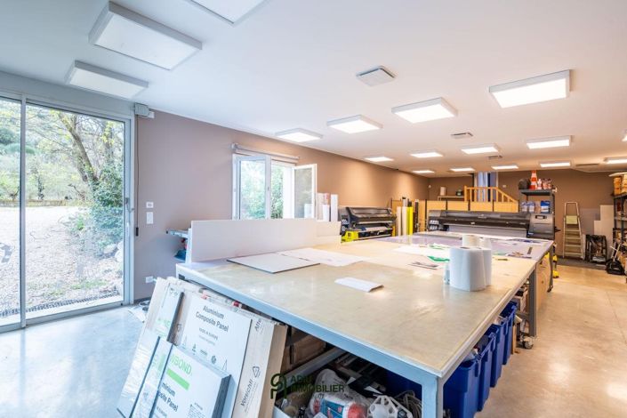 Image No.11-3 Bed House for sale