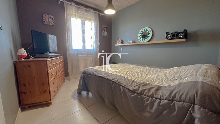 Image No.8-3 Bed House for sale