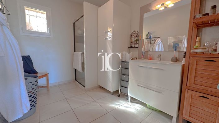 Image No.9-3 Bed House for sale